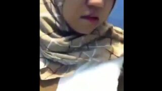 Ibu Ibu Pake Jilbab Pemuas Brondong